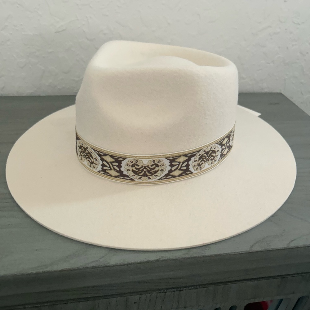 Lack of color Hat NWT Beverly Ivory Fedora Hat